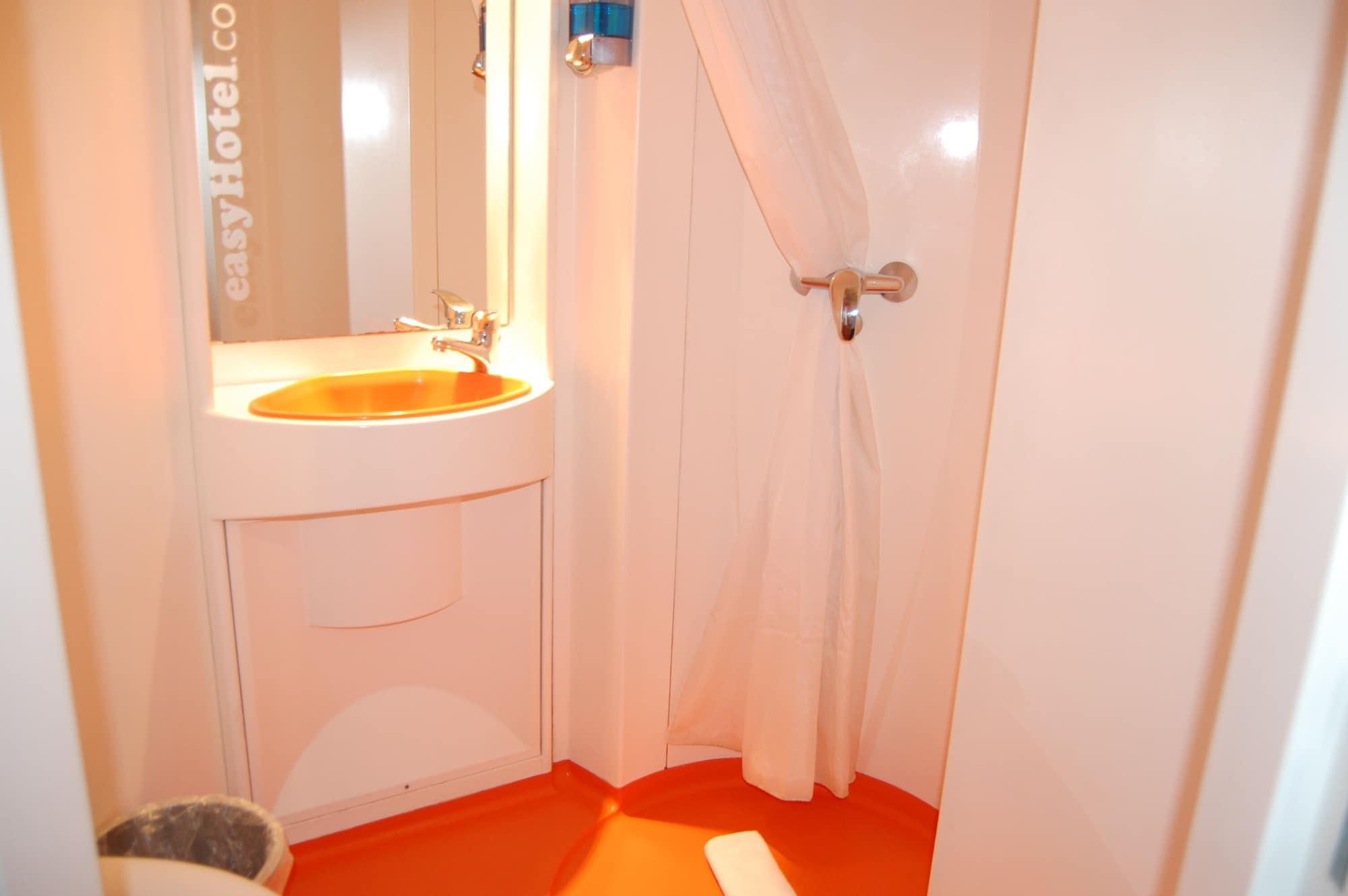 Easyhotel South Kensington Londra Dış mekan fotoğraf