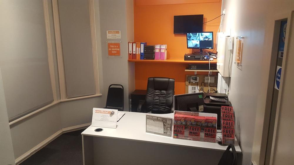 Easyhotel South Kensington Londra Dış mekan fotoğraf