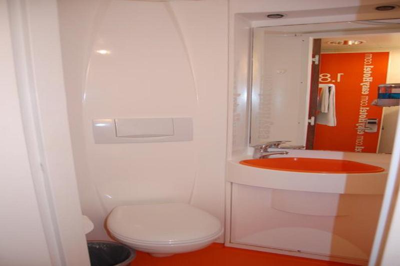 Easyhotel South Kensington Londra Dış mekan fotoğraf